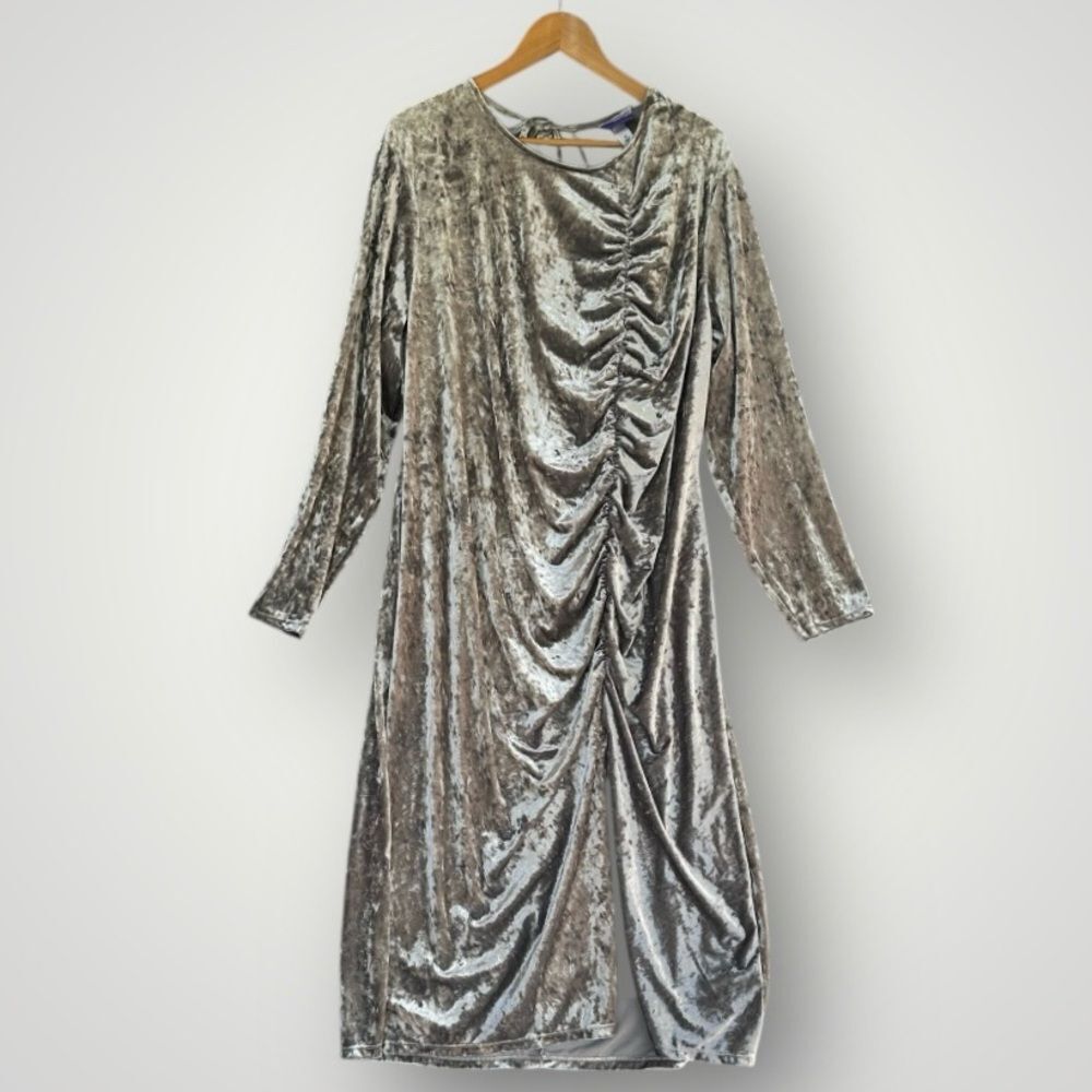 🎉5 for $45🎉 Future Collective velvet dress size 3X